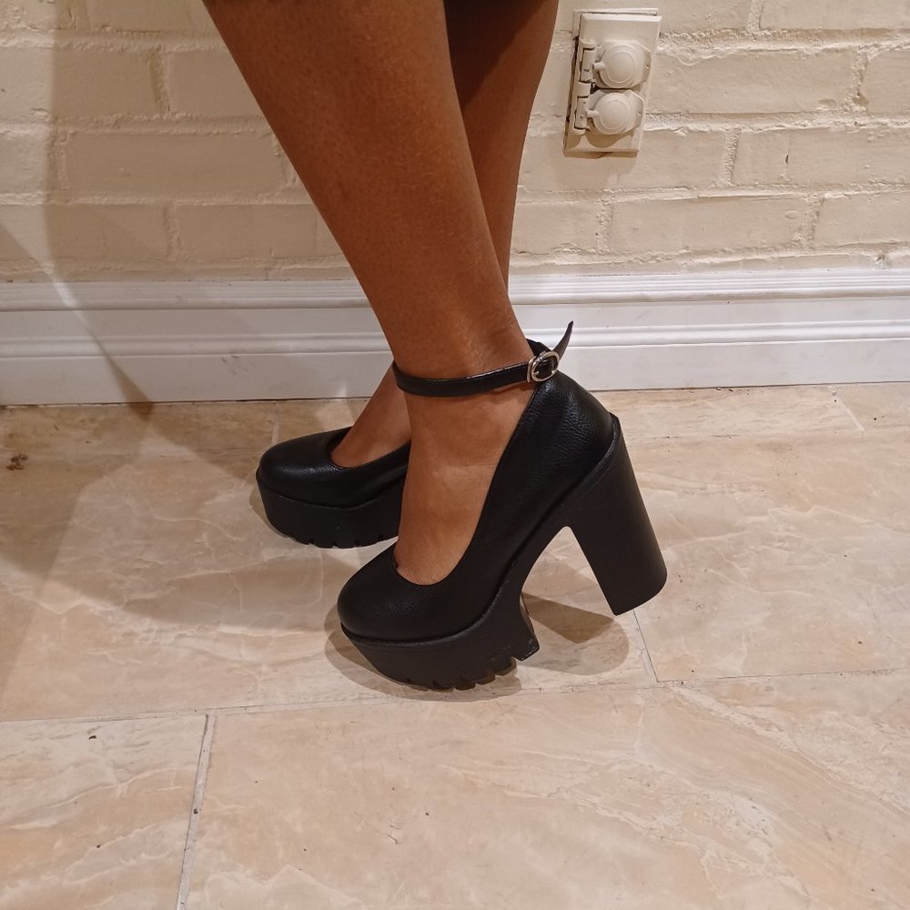 Platform Mary Jane's